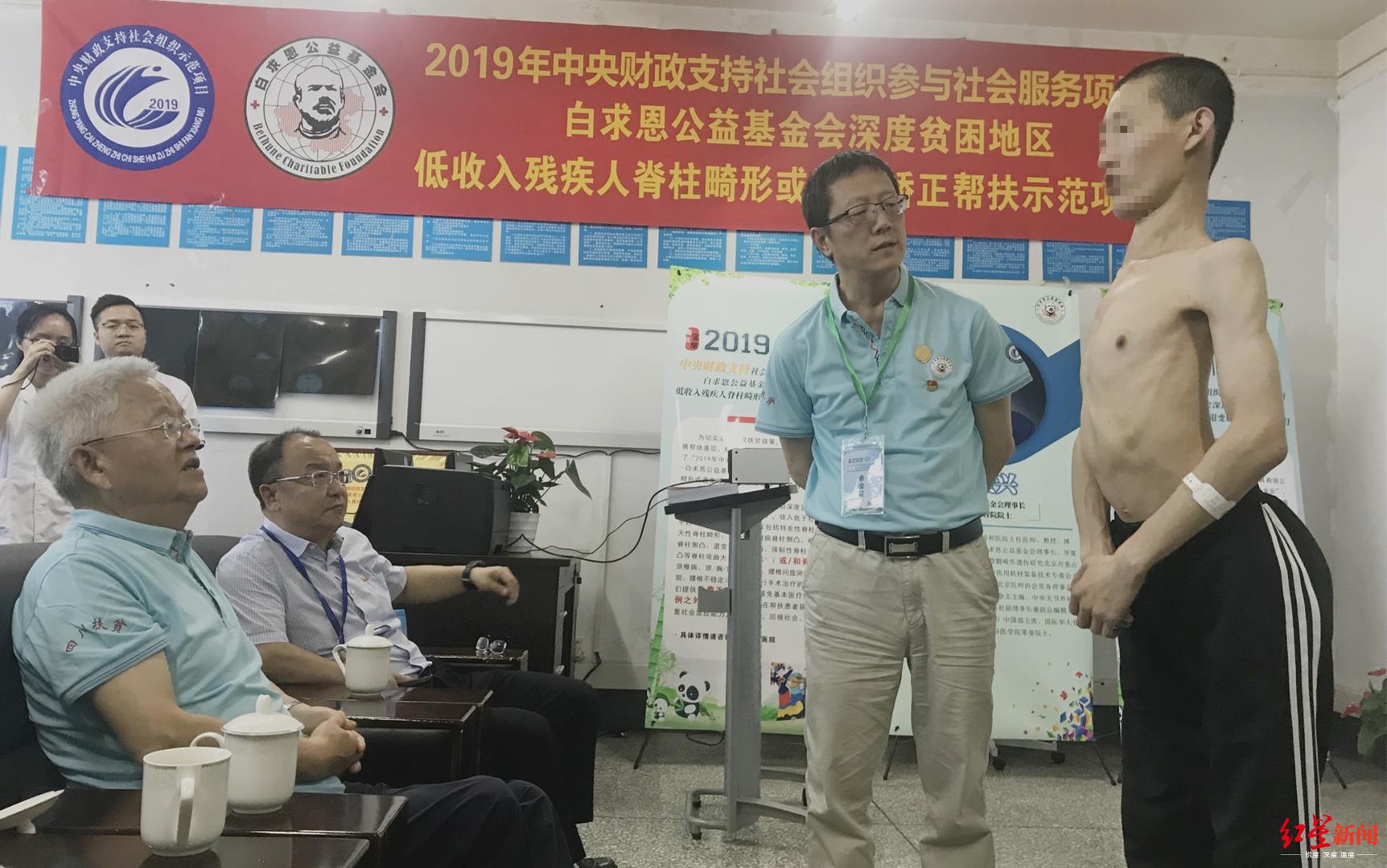 项目负责人,我国骨科领域泰斗中国工程院院士邱贵兴,成都市第三人民