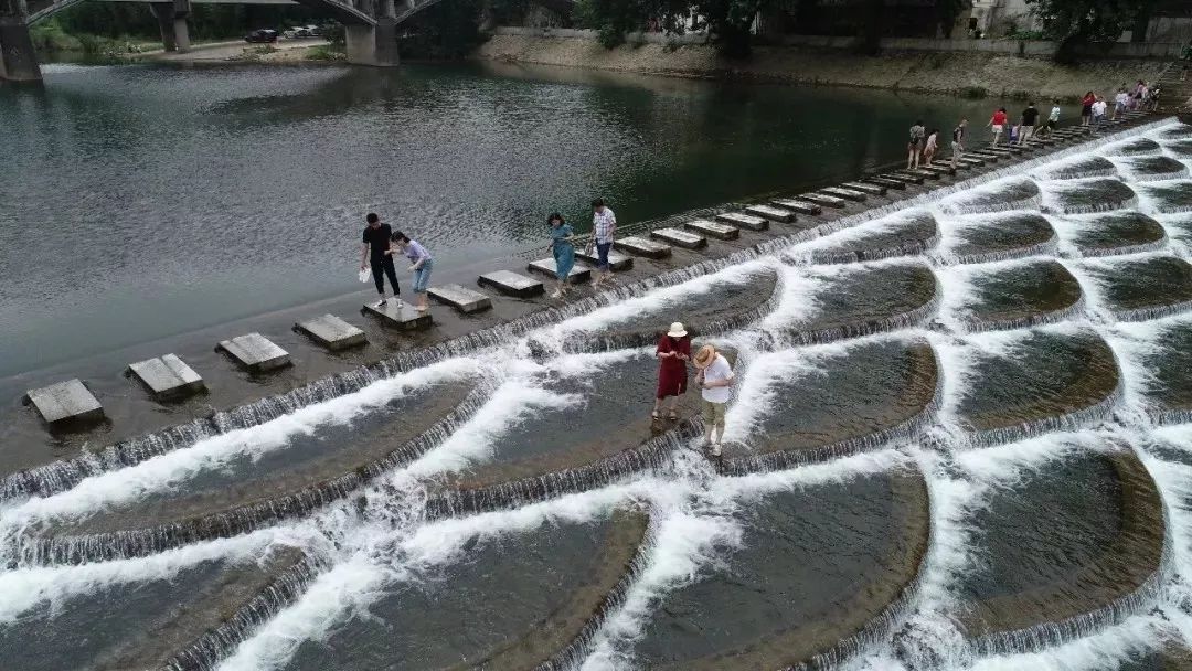 奇點杭州免門票龍鱗水壩28000㎡超大消暑樂園獨棟三層杭州首家音樂