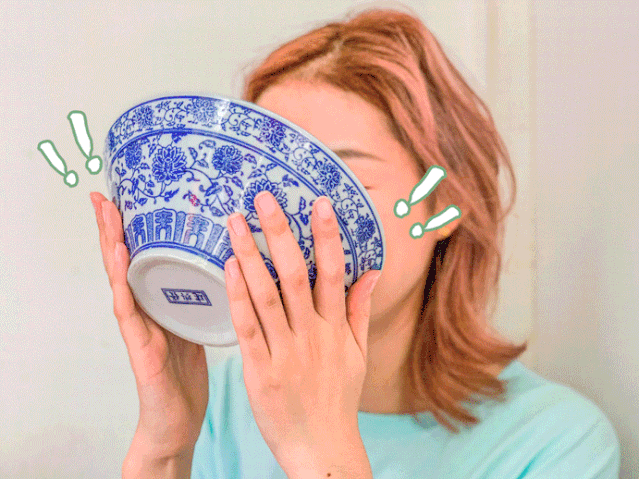 闻着味道找来的!酒仙桥这家小面馆只有三张桌子却天天爆满?