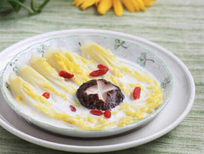 初秋预防肠胃为主奶香白菜汤