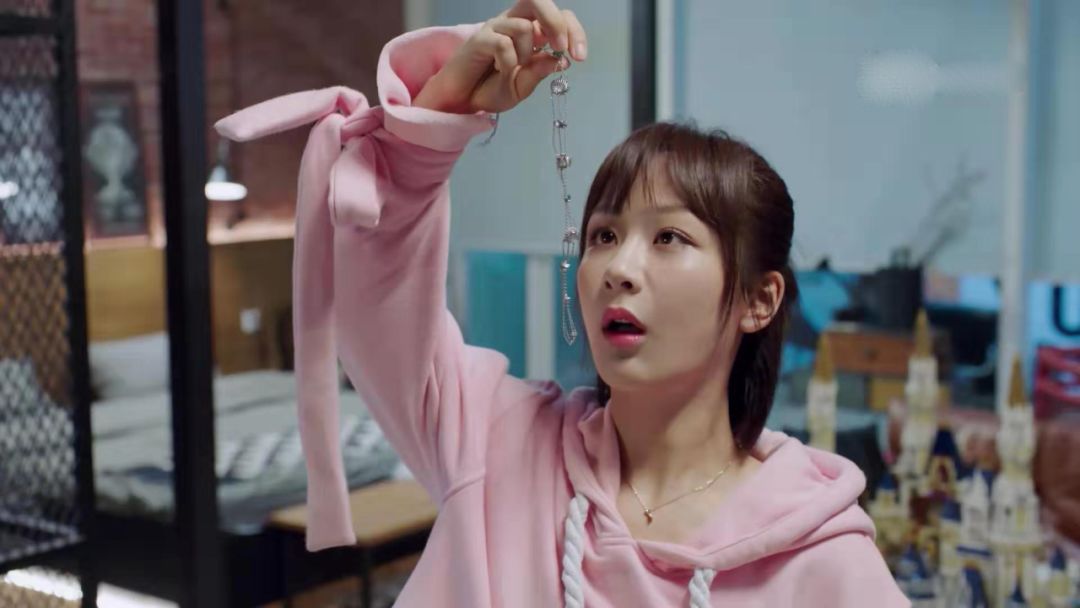 佟年"赖"了珠宝就分手?gun神心在痛