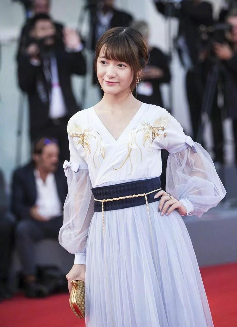 甜美小精灵麦芷菡获选第二届国际华人少儿春晚形象大使!