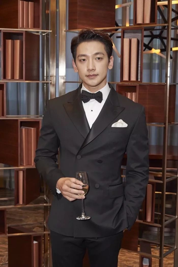 说起rain,喜欢韩流的妹子一定不会陌生,他是当之无愧的韩流代表,获封"