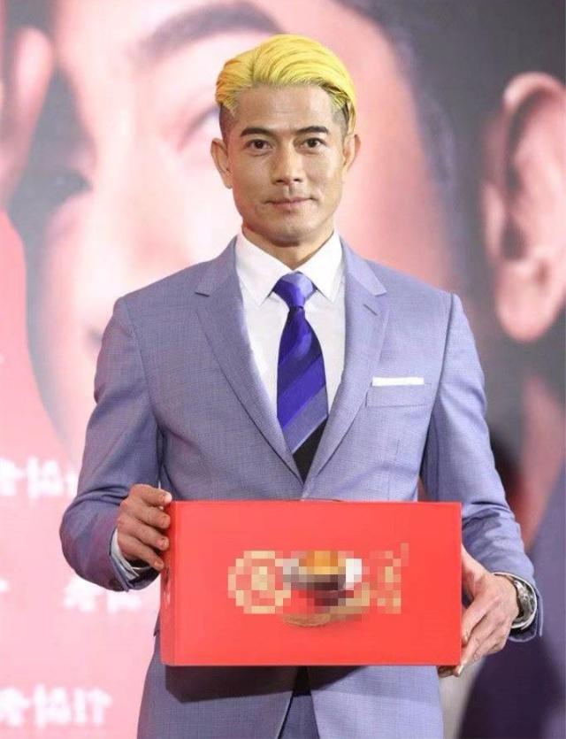 有趣的是,郭富城的天王之路并没有那么顺,他出道的时候,刘德华,黎明