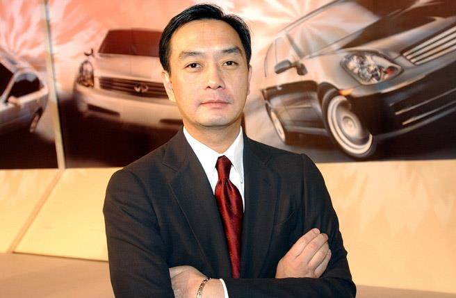 情史曝光 谈恋爱却害「她」受罚 严凯泰为此愤而赴美__凤凰网