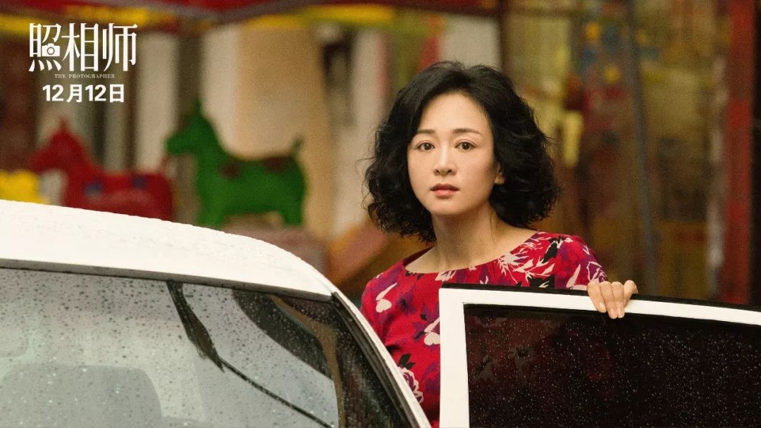 陈文娟(涓子 饰)电影正在全国院线上映.