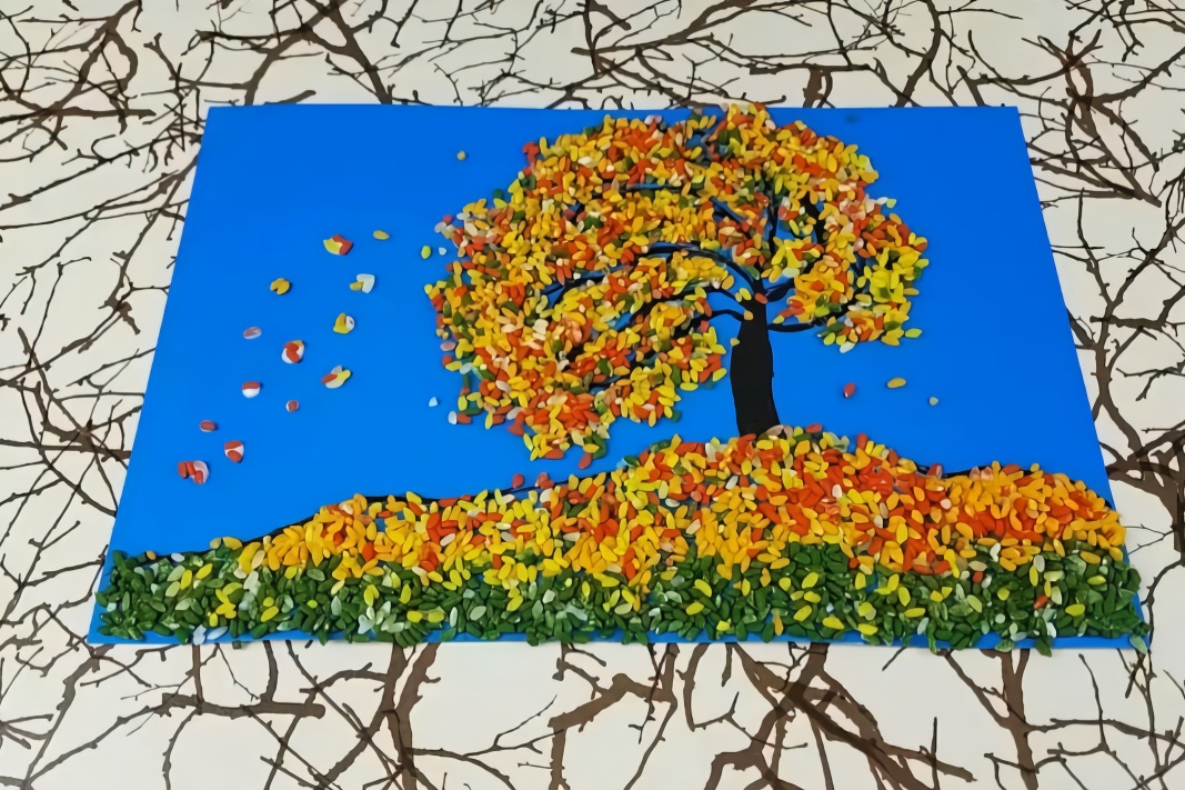 她用大米绘制了一幅漂亮的风景画,快来学一学吧!