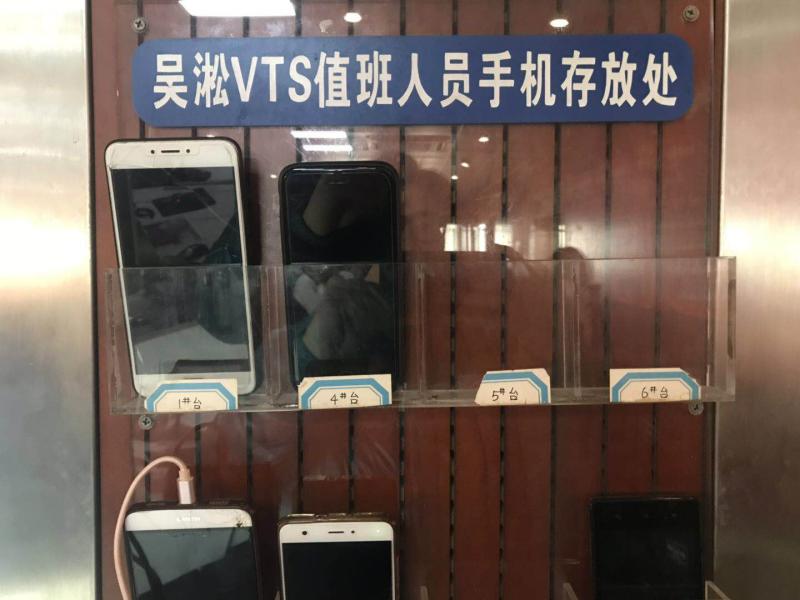 这群人为邮轮零延误,上交手机,24h轮班