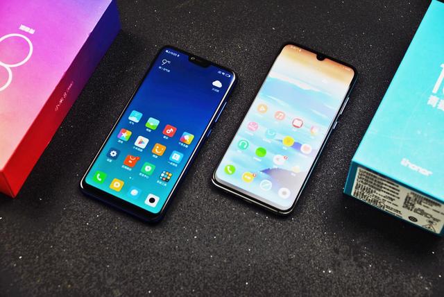 荣耀10青春版和小米8青春版全方位对比看完你站谁