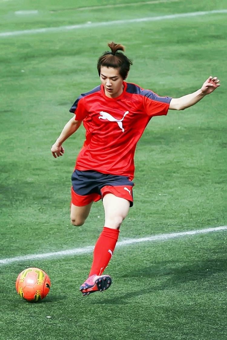 周杰伦业余爱变魔术,赵丽颖做家务,鹿晗踢足球,而她爱好很独特