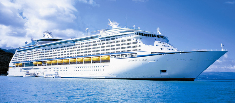 例如像狮子星号这类五星级豪华海上游轮,就配有超过25个餐厅,酒吧以及