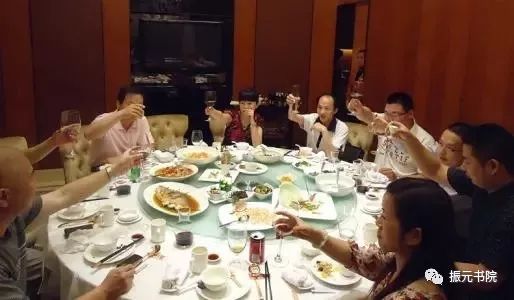 丑陋的中国酒桌文化__凤凰网