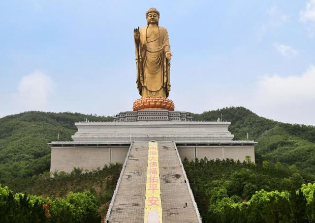 中国最高的佛像,花12亿建成如今却是"凉凉",游客:拜不起