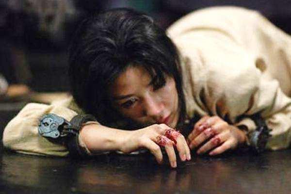 皇后因为一句话,就被皇帝脱去衣服当众鞭打,历史上罕见