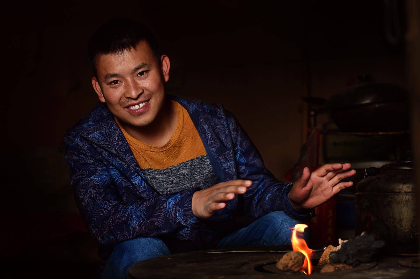 云贵地区,三位顶梁柱所诠释的中国式父亲