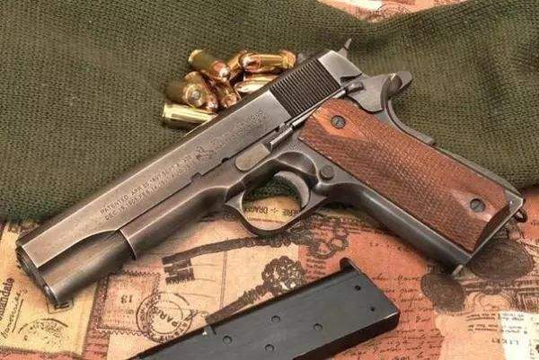 战史上的奇迹!美军士兵用手枪打下日军飞机,他是如何做到的?_凤凰网