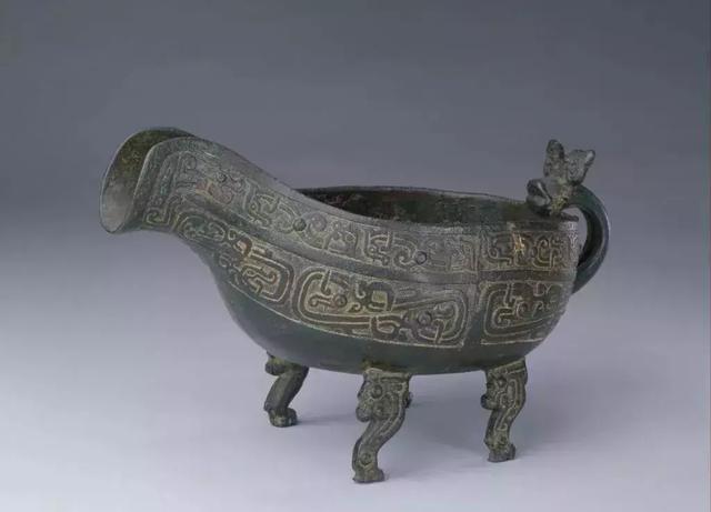 09kg故宫博物院在《左传》中有"奉匜沃盥"的记载,是一种重要的礼仪.