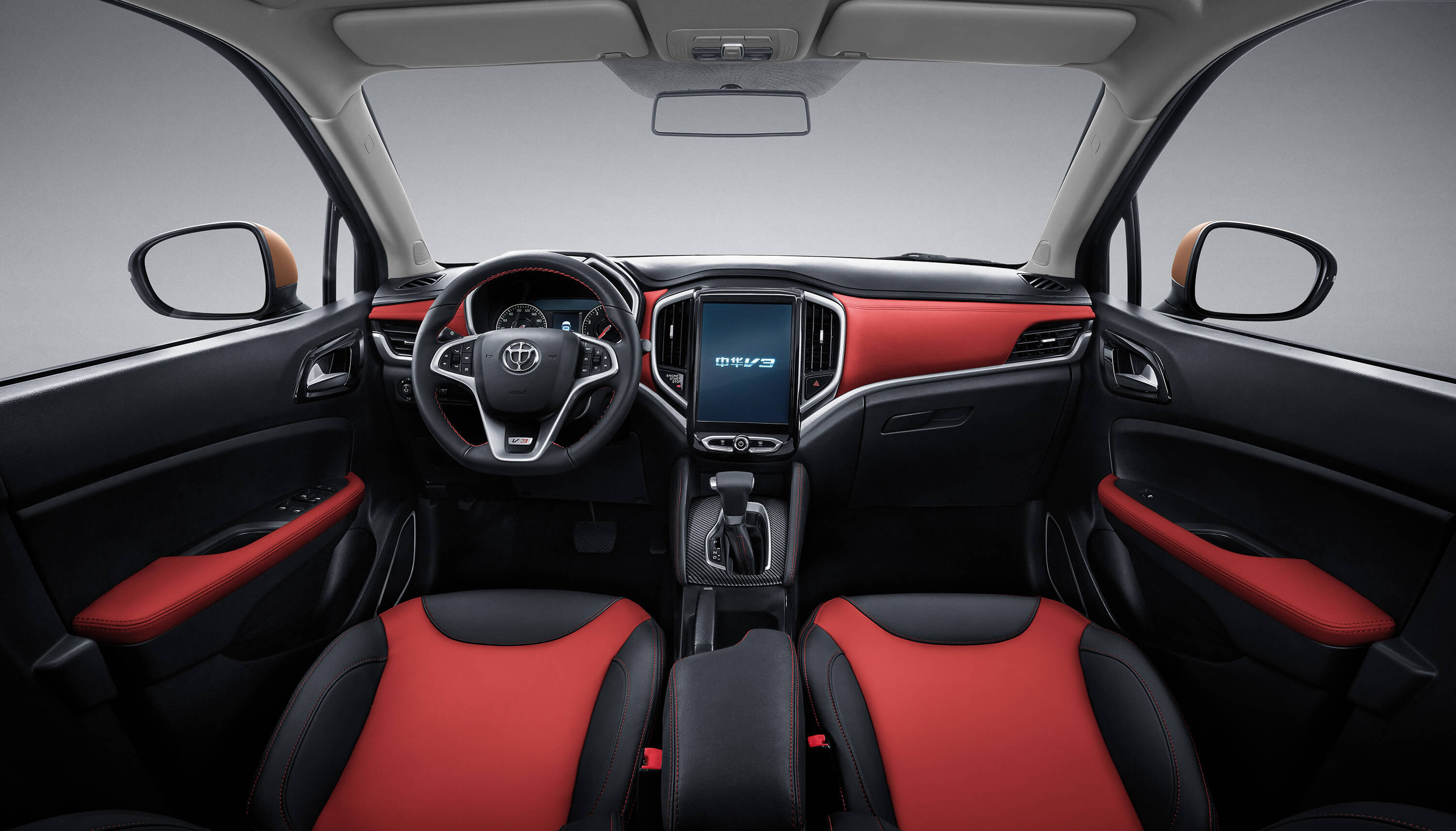 新车为中期改款车型,在外观与内饰设计方面并没有太多调整.