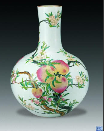 乾隆官窑最具代表性瓷器——乾隆粉彩九桃天球瓶__凤凰网