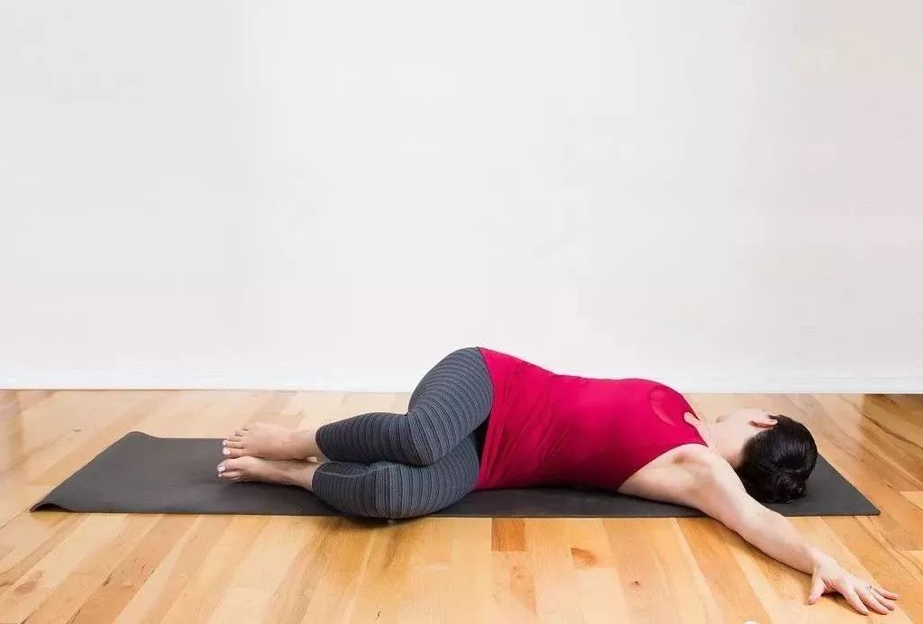 每天开肩3分钟缓解肩颈疼痛越练背越薄轻松拥有美人肩