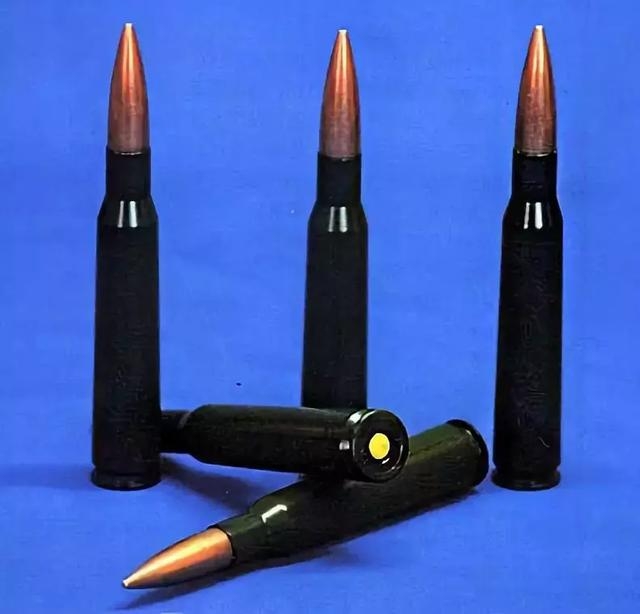 7mm狙击弹全弹质量130g,弹头质量46g,初速820m/s.