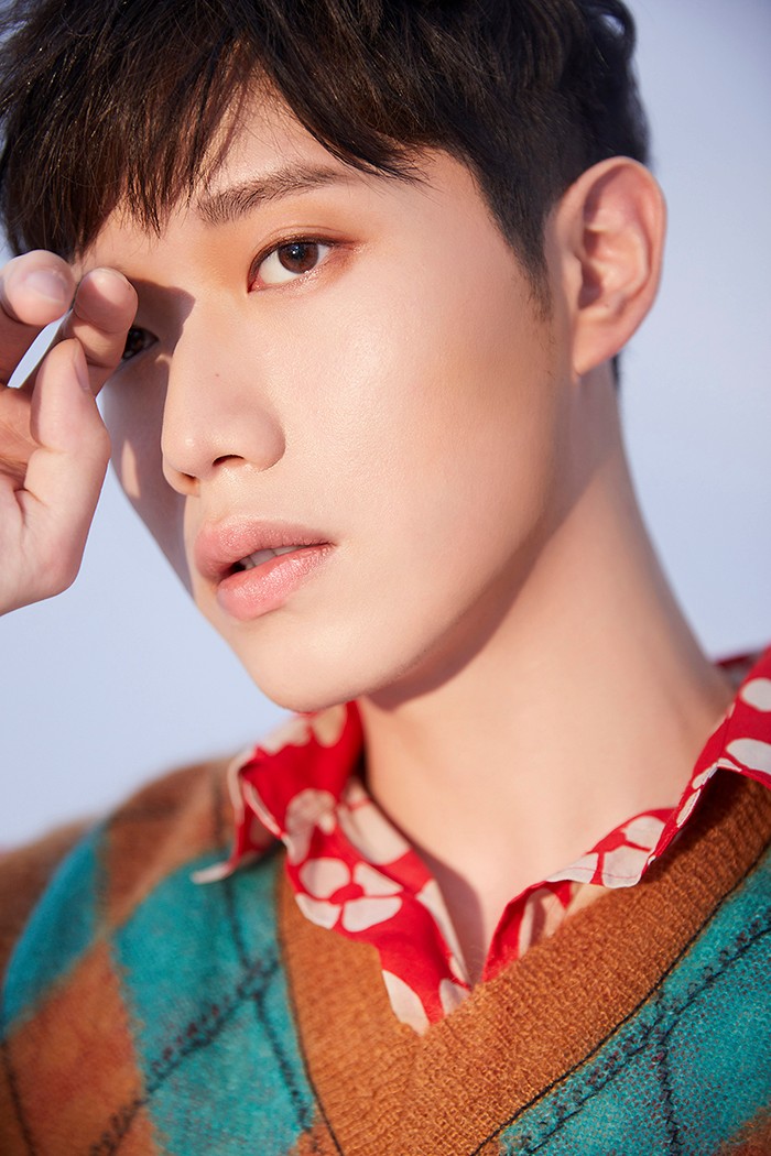 李嘉铭眼神撩人或成新一代芳心纵火犯