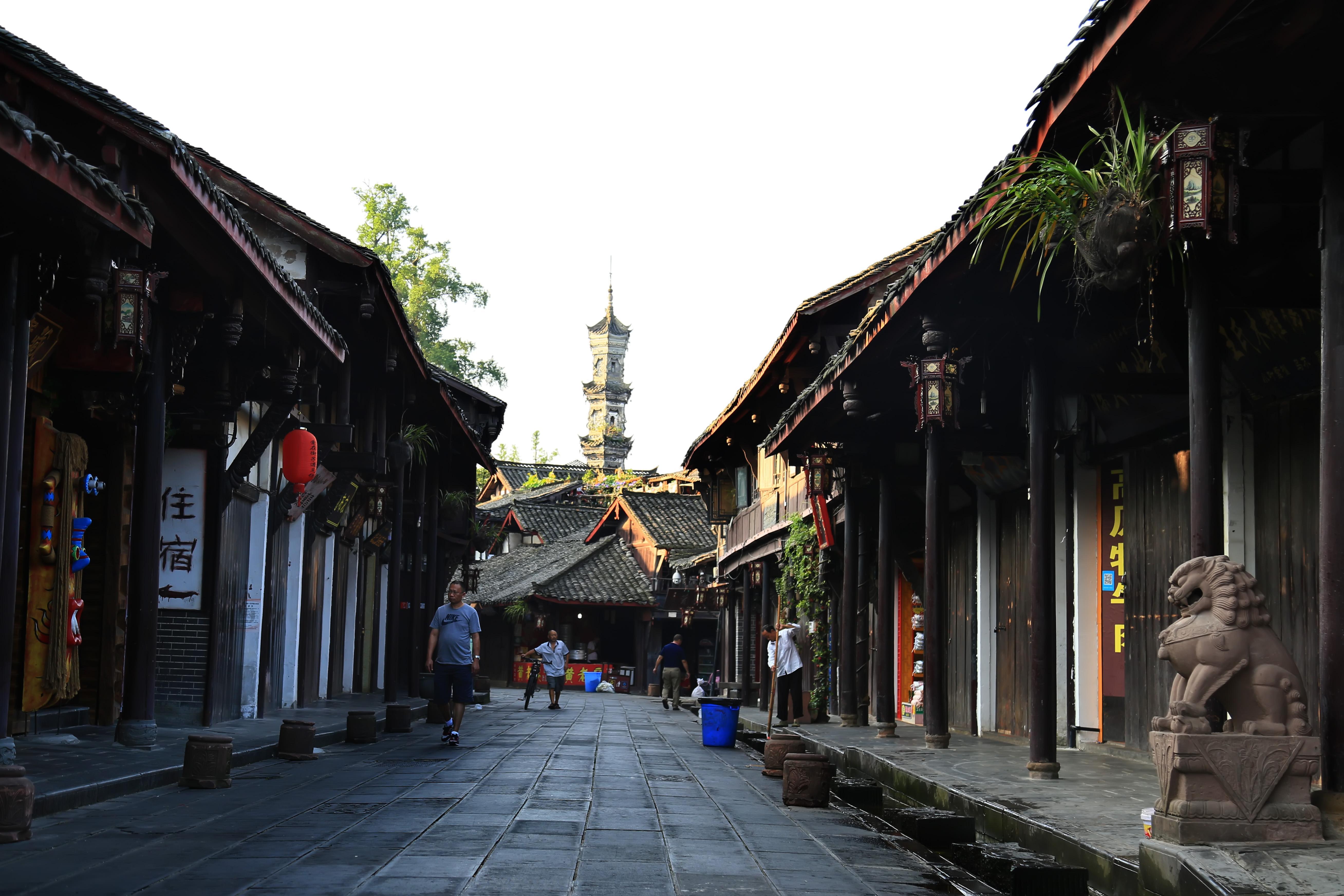 据统计中国大概有100多个古城古镇,其中四川的最多有15个,这十五个