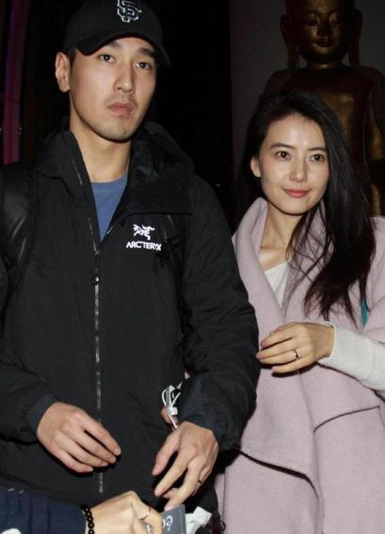 柳生飘絮的扮演者高圆圆也是大家熟悉的一位女星,虽然她嫁给赵又廷