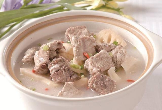 但是好多人却表示自己断触的排骨汤清汤寡水,一点都不入味,甚至还有点