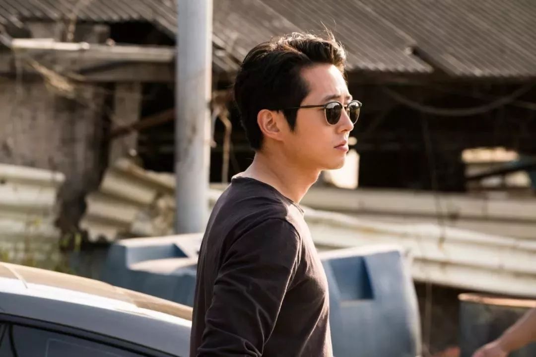 李沧东社会课 | 《燃烧》:年轻人无处燃烧的怒火