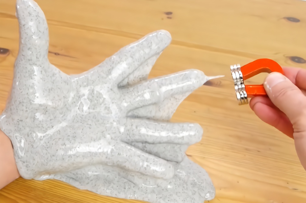 外国牛人自制神奇的磁泥用磁铁靠近一下结果让人有点意想不到