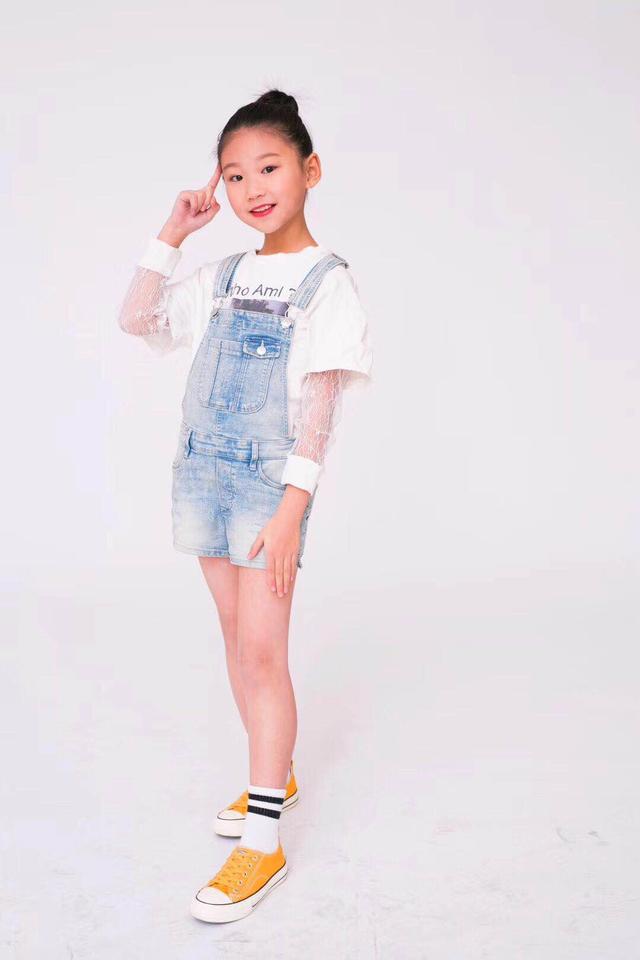 00后的舞台开始了,深扒那颗星星安子熙