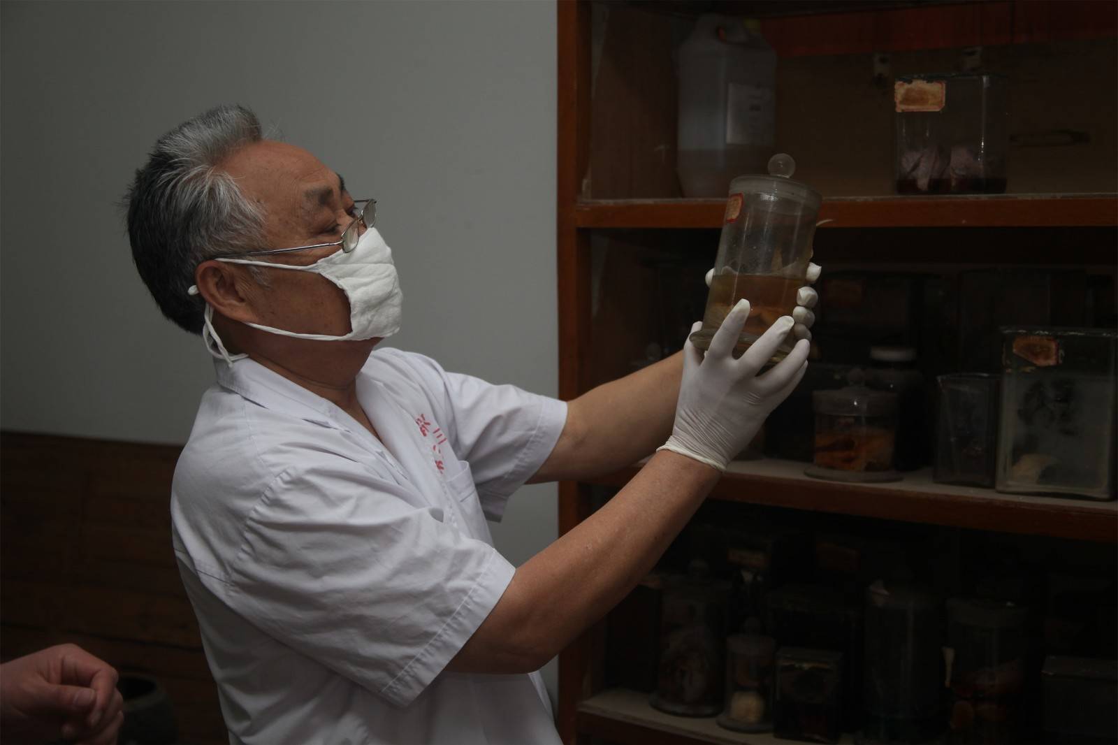 抗美援越老军医研究战伤救护50载望有志者来接承