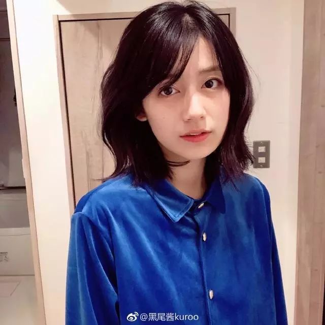 李诞女友黑尾酱晒大尺度性感照,网友:喝多了放飞自我吗?