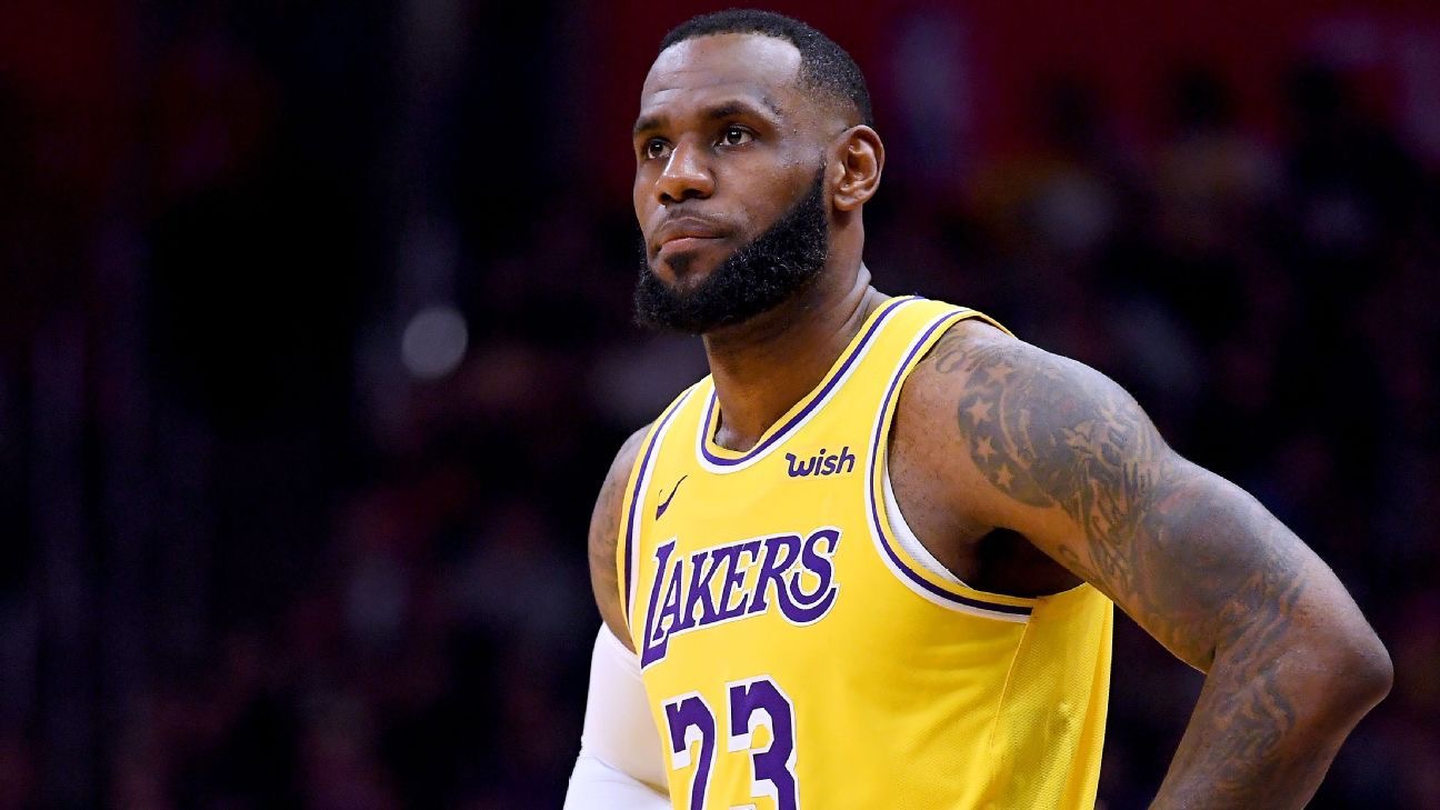 詹姆斯全场19中10砍下31分7板10助攻