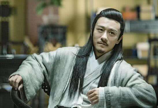 2003年苏有朋主演《倚天屠龙记》,张铁林扮演杨逍.