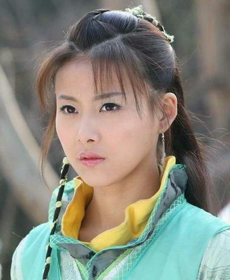 她因出演八仙过海的艳彩公主走红年轻时惊艳众人