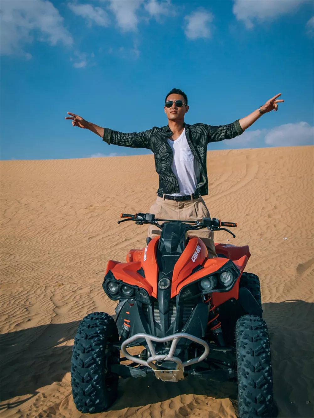 被杨佑宁成功圈粉剧里清新暖男剧外霸道硬汉沙漠写真man爆了