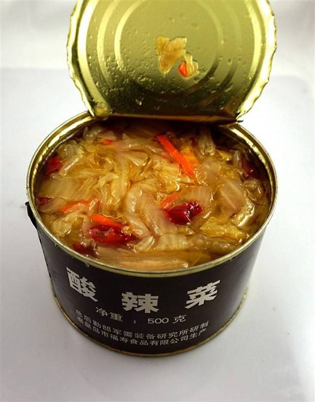 最好吃的要数香辣菜和酸辣菜罐头.