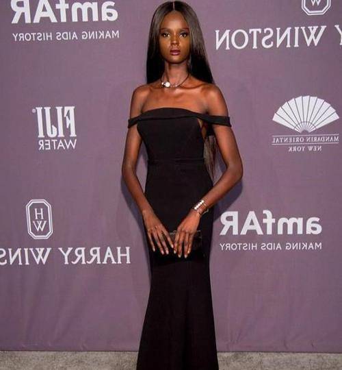 黑美人面容似芭比,网友称太养眼