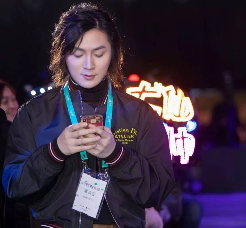 骚白已成斗鱼王者一哥?张大仙人气被压,开播也没提醒