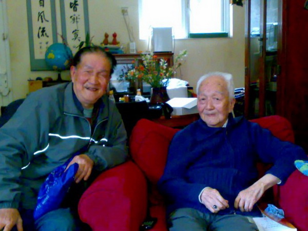 专访|翻译家胡志挥忆杨宪益:去他们家,带瓶酒就可以聊天了__凤凰网