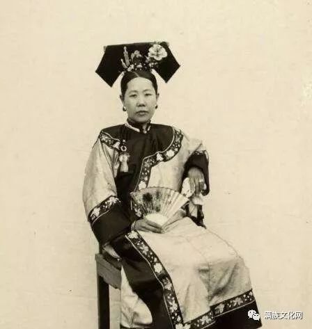 读史札记:满族服饰__凤凰网
