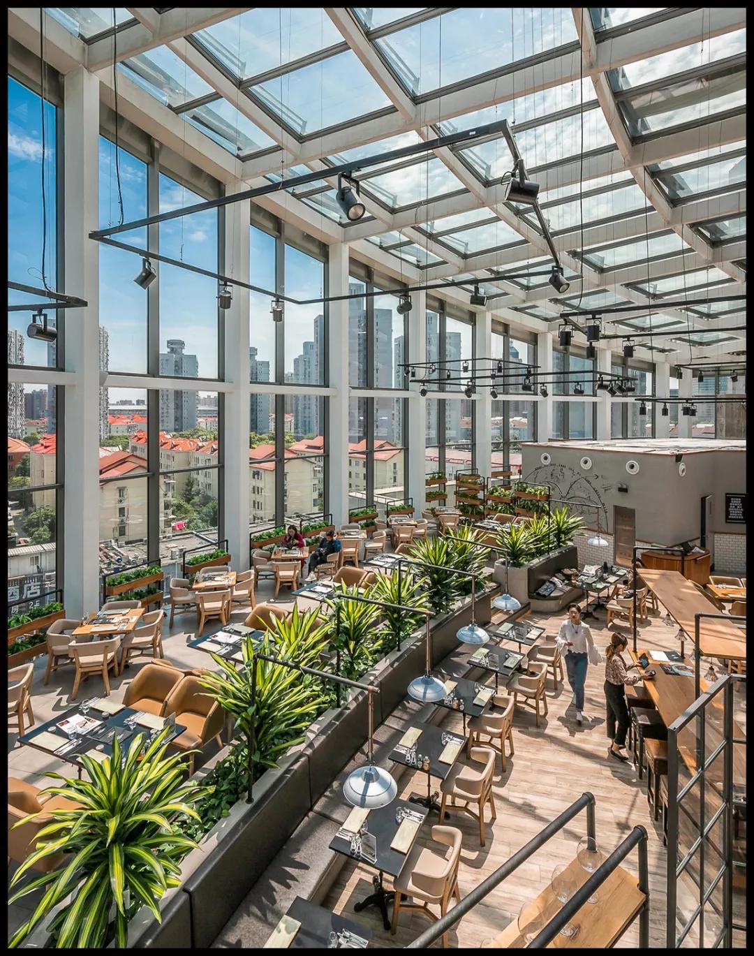 陆家嘴的空中玻璃房藏着一家风靡十国的意式餐厅