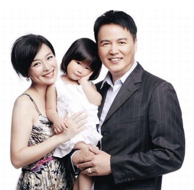 夫妻变祖孙张婷老公被认成奶奶隐约透着一股慈祥气息是怎么回事
