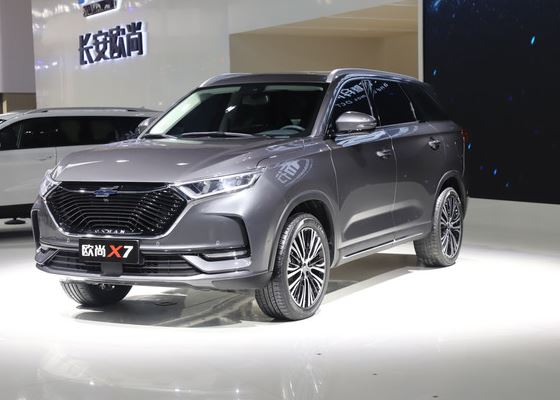 全新长安欧尚x7实车亮相轴距近28米配云鹰logo或搭载蓝鲸15t