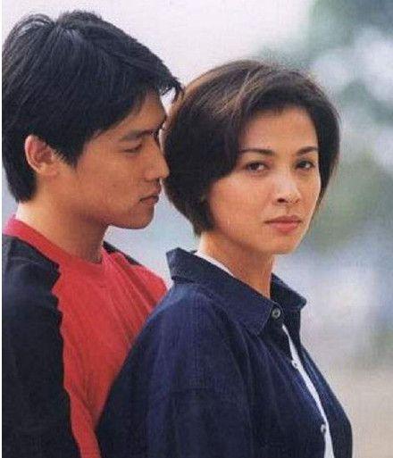 视后,更在影视圈一鸣惊人,此后凭借《危险真情》《蓝宇》等剧人气上升