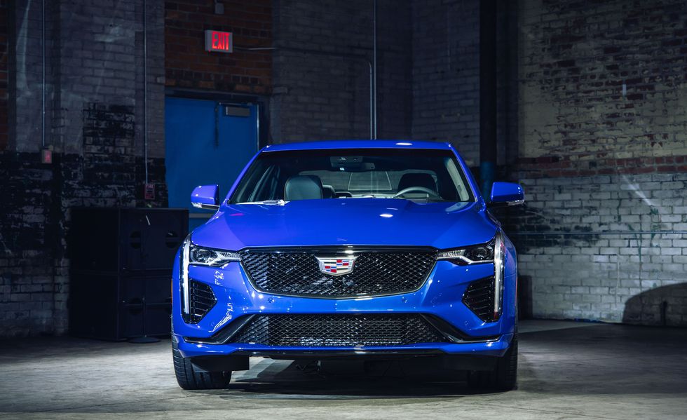 凯迪拉克ct4已经亮相更有高性能版本供你选择