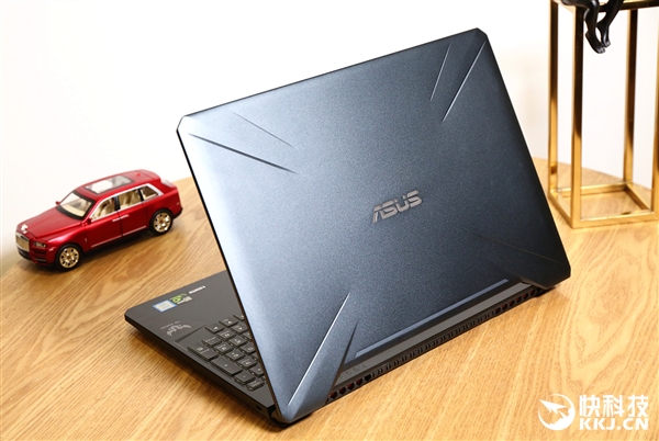 120hz刷新率华硕飞行堡垒7intel版图赏