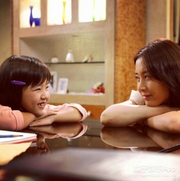 金香奇2000年出生于韩国首尔市,2003年出演三星显示器广告出道.